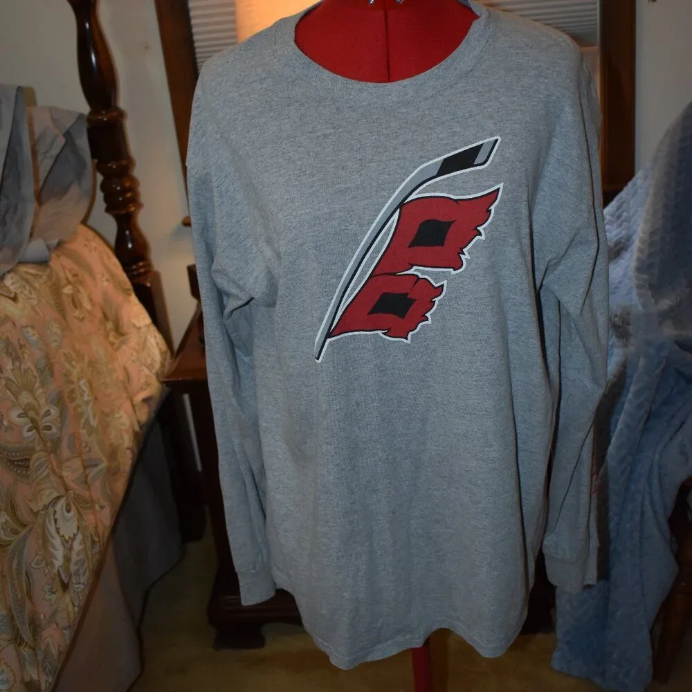tee - Picture 1 of 5